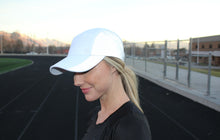 Load image into Gallery viewer, WOMEN&#39;S REFLECTIVE RUNNING HAT