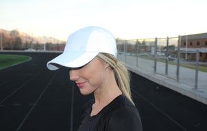 WOMEN'S REFLECTIVE RUNNING HAT